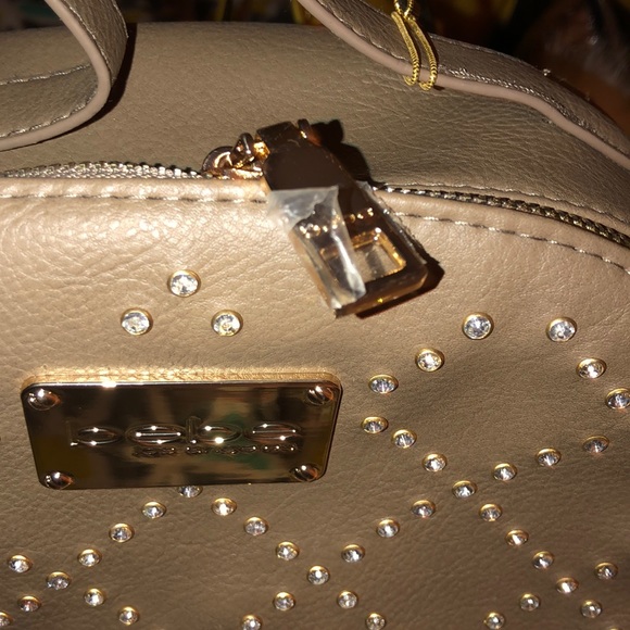 Backpack - Picture 8 of 8